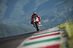 开云体育直播-欧冠淘汰赛之夜，阿坎吉关键回合不手软