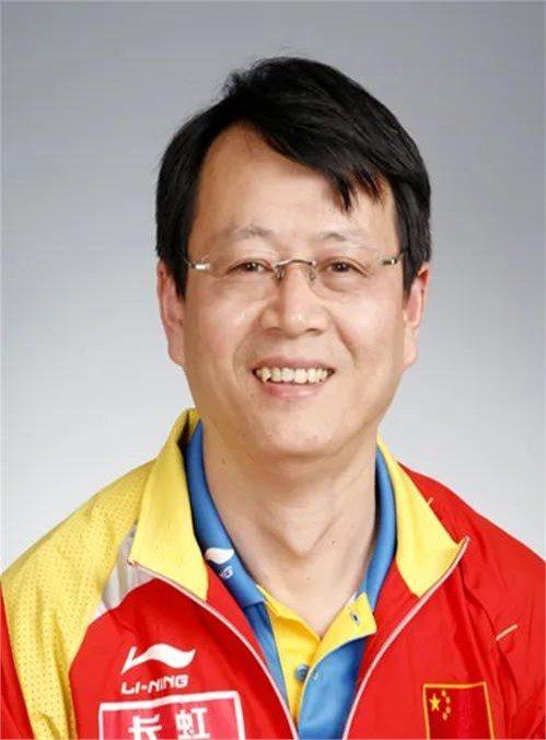 关于深圳佳兆业队内动荡，教练系统调整，球员状态良莠不齐的信息