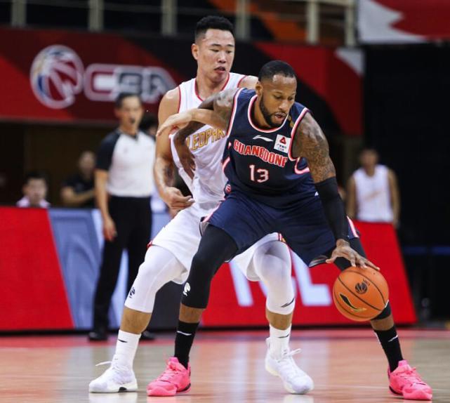 克罗托内客场艰难取胜，斩获三分的简单介绍