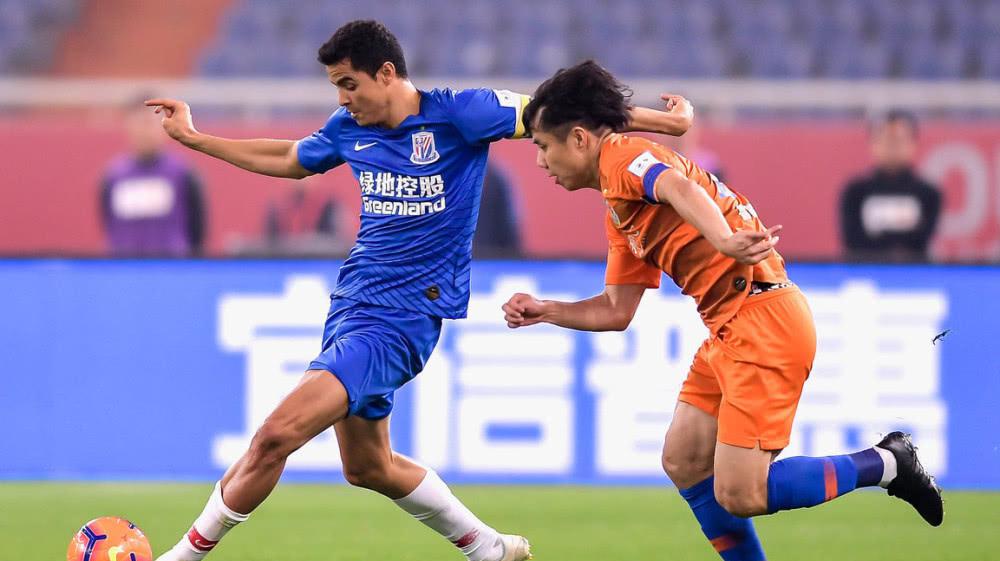 关于阿雅克肖逆转对手，取得关键胜利的信息