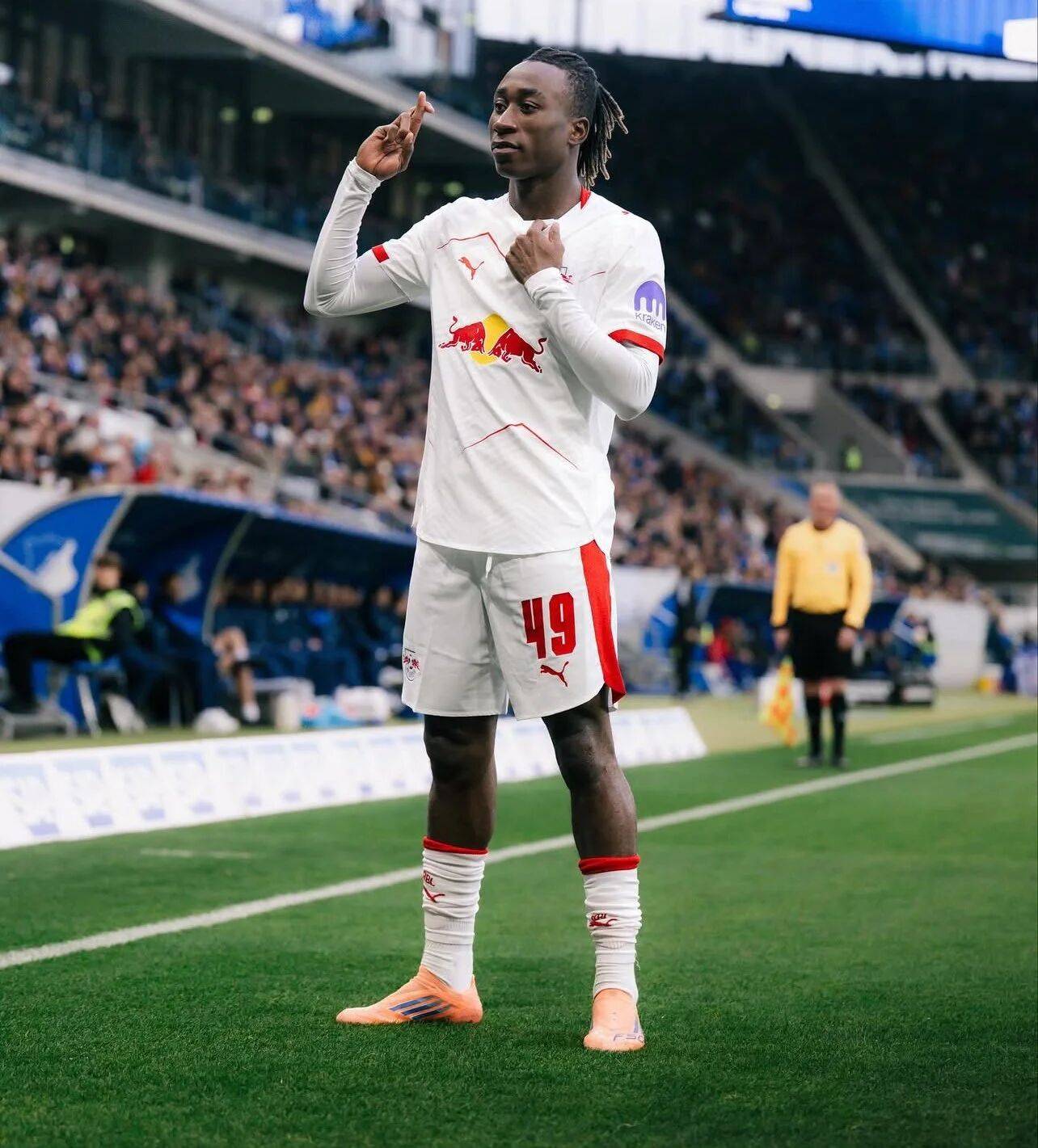 莱比锡红牛球员密切关注比赛情报，细心研究对手的简单介绍