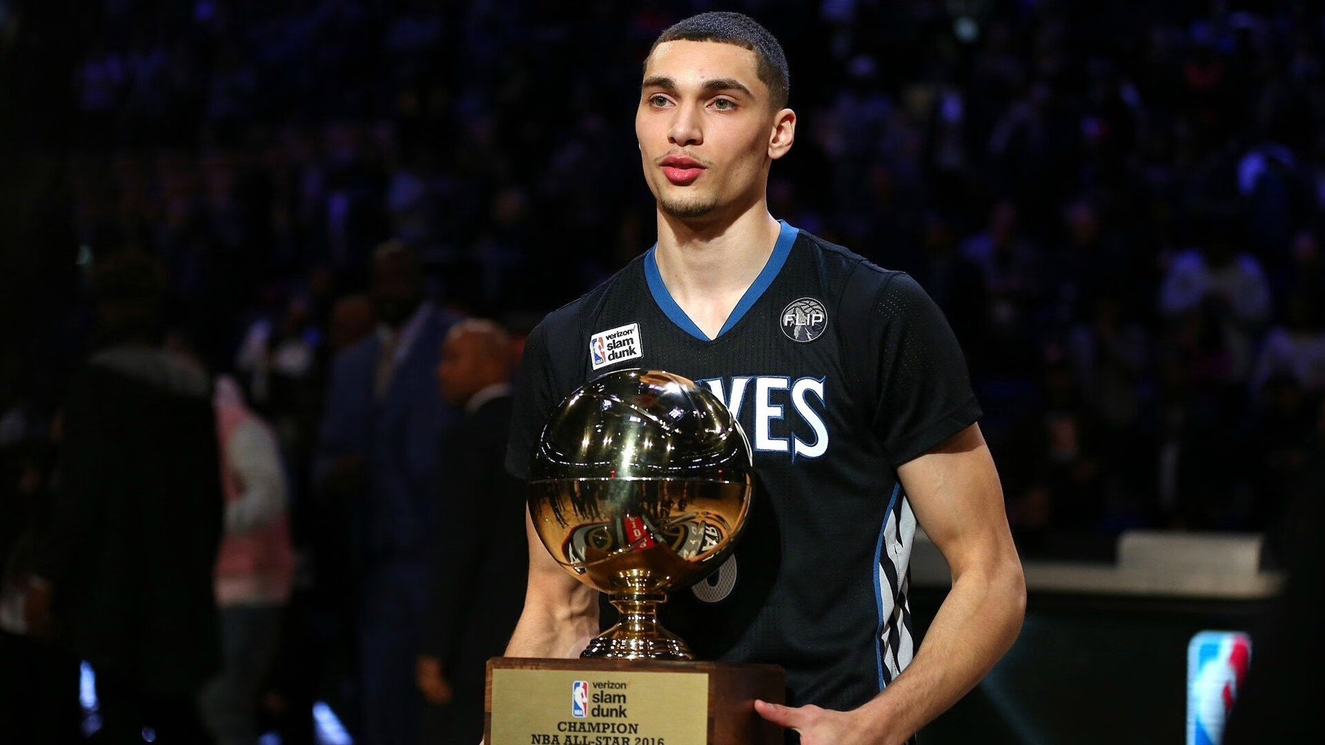 鹰击长空,铁壁锁胜局—戈贝尔制胜表现助老鹰力克快船